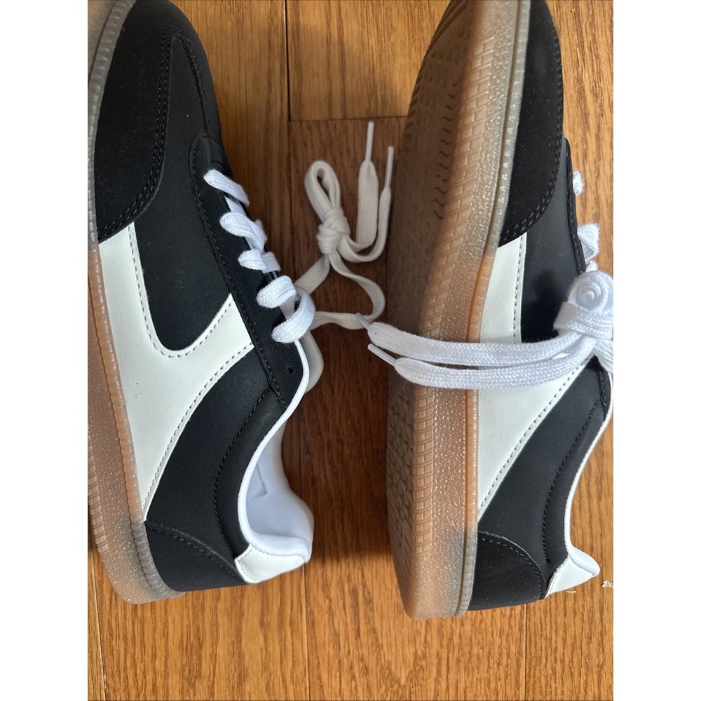 No Boundaries Womens Lace Up Sport Sneakers Size 9
